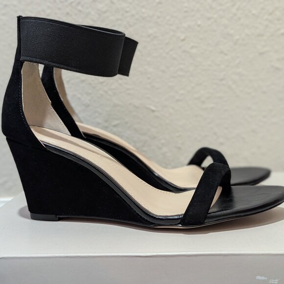 Banana Republic Black Suede Kellen Wedge 7.5 NIB - Picture 1 of 7